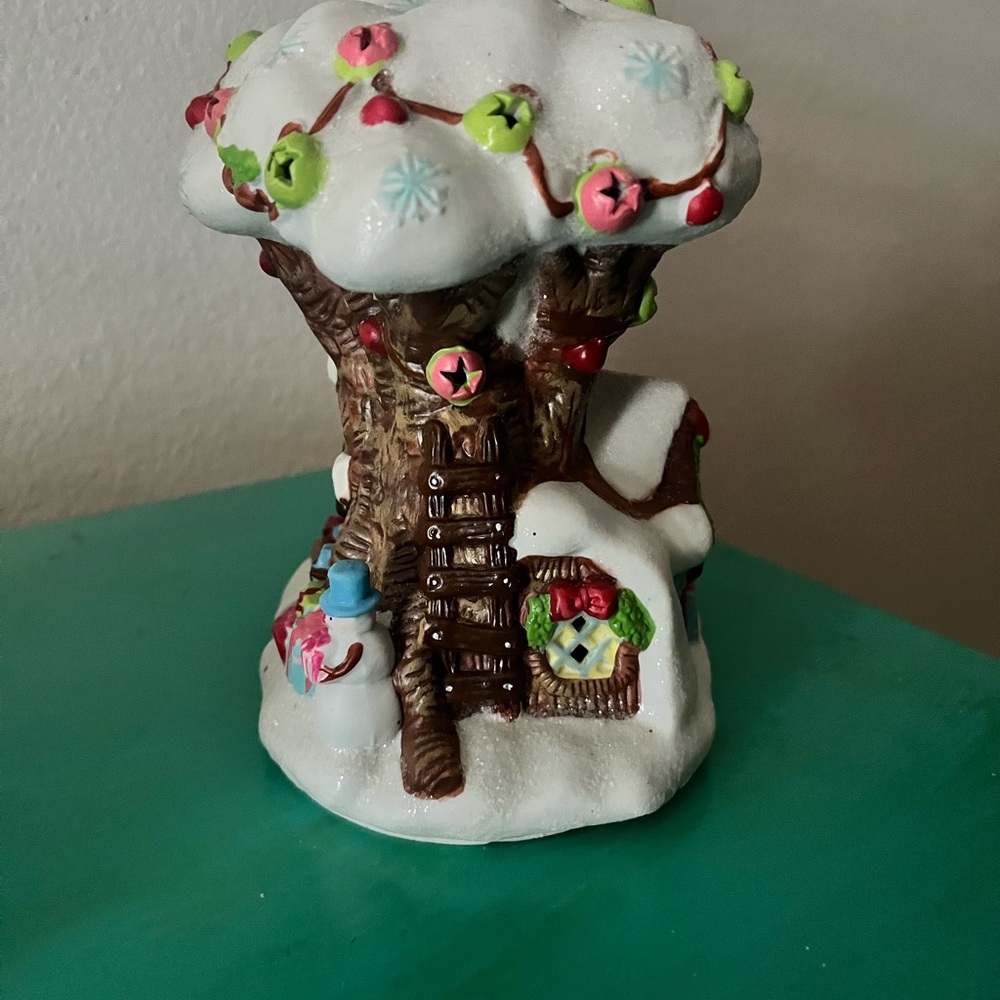 Disney Winnie the Pooh Holiday Tree Decor - Picture 2 of 6